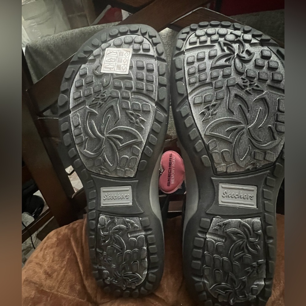 Sketchers Memory Foam Sandals - image 4